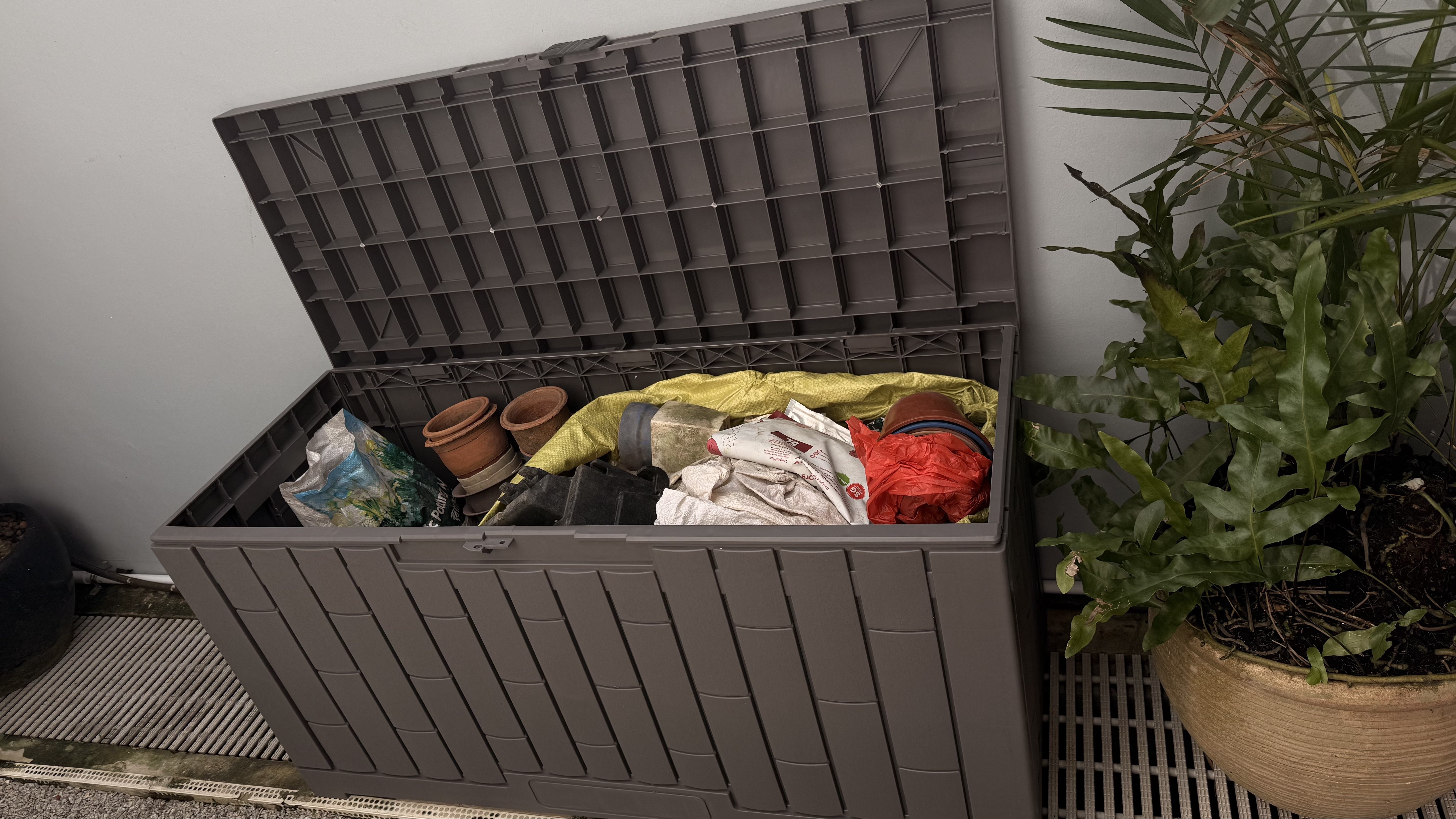 Outdoor Waterproof Dustproof S - مراجعة Gardening Tools Rack وسعره